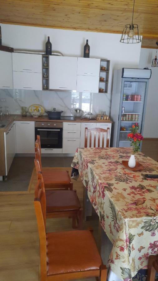 Vila Bujtina Lugina E Vjoses Përmet Exteriér fotografie